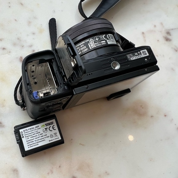 Sony Αlpha a6000 Mirrorless Camera - Full Bundle!! - Picture 11 of 15